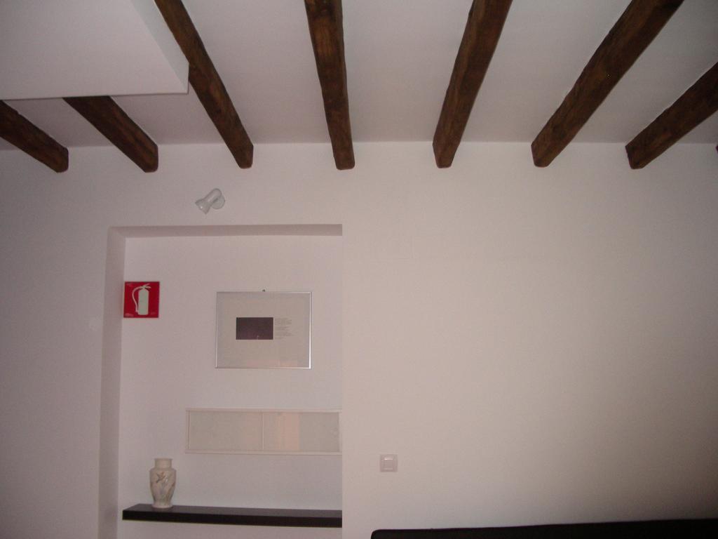 Apartamentos La Fonda Aninon Zimmer foto