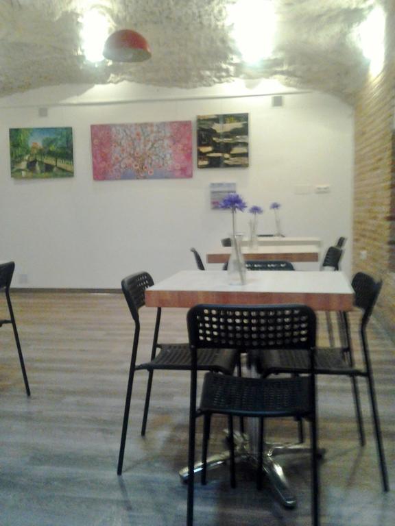 Apartamentos La Fonda Aninon Exterior foto