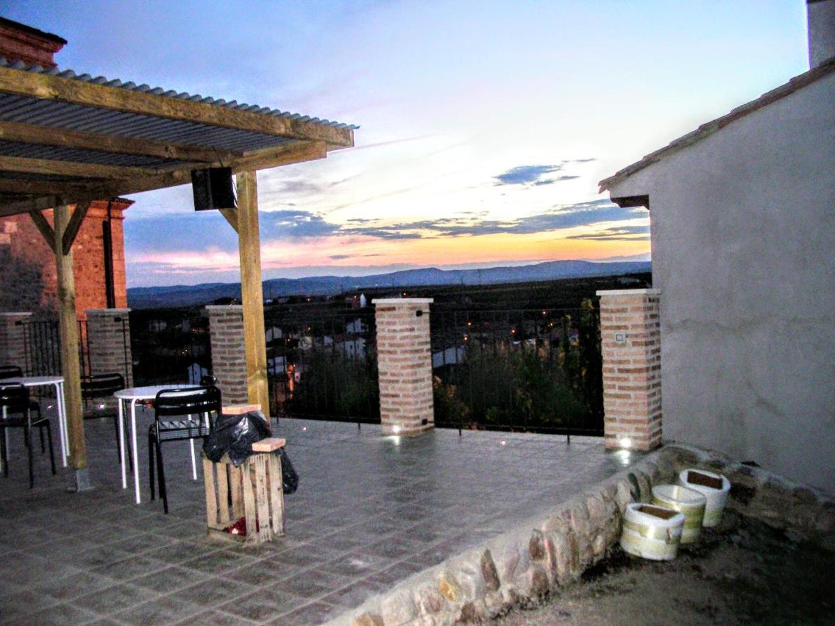 Apartamentos La Fonda Aninon Exterior foto