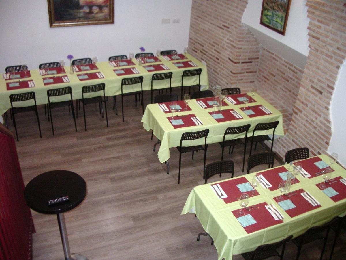 Apartamentos La Fonda Aninon Exterior foto